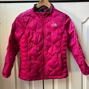 Hot pink girls north face jacket. Size 10-12. Zippered pockets